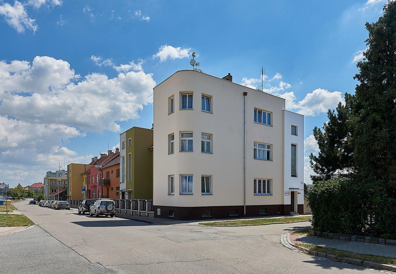 Penzion Karolinka Hotel Kroměříž Kültér fotó